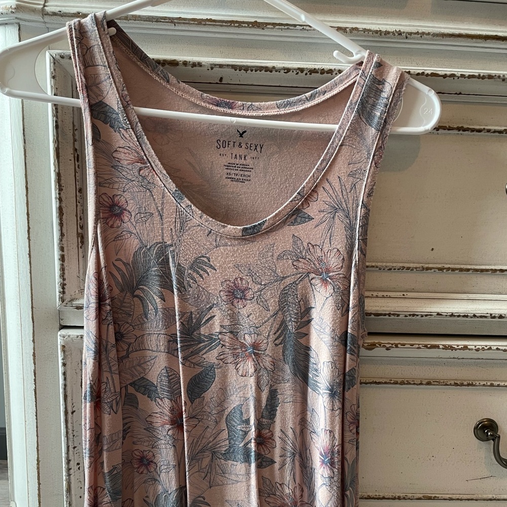 Floral American Eagle tank top